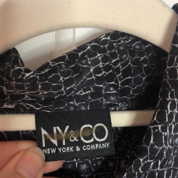 New York and Co Grey Black Snake Print 100% Silk Long Sleeve Blouse Top XL - Picture 9 of 11